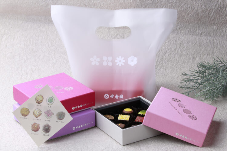 デザインから印刷まで一貫対応 「妙香園の茶コレート」パッケージ制作事例